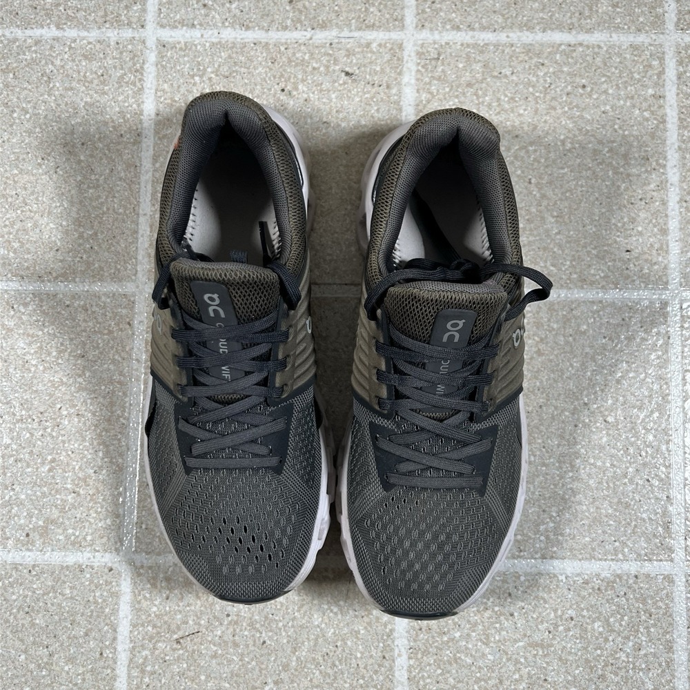 On Cloud Running Shoes for Women - Olive/Black - Picture 3 of 10